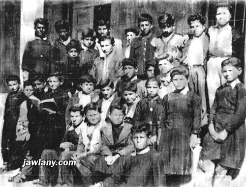 أرسلت من قبل الشيخ أبو ماجد سليمان سيد أحمد التقطت عام 1956 - ويظهر فيها طلاب الصف الخامس في مدرسة مجدل شمس