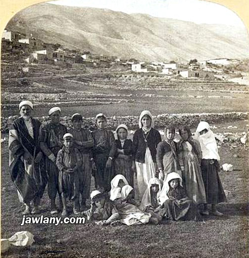صورة نادرة لعائلة من مجدل شمس التقطت عام 1901 أرسلت من قبل الصديق الدكتور غسان فريد أبو جبل هل تعرف من هي العائلة في الصورة؟